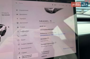 Седан Tesla Model 3 2021 в Киеве