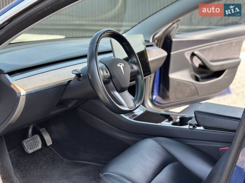 Седан Tesla Model 3 2018 в Днепре