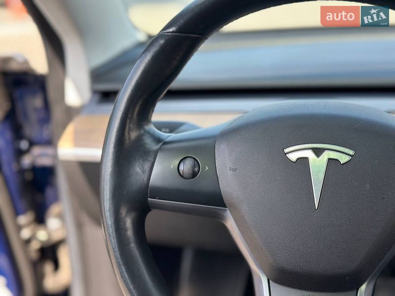 Седан Tesla Model 3 2018 в Днепре