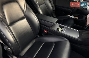 Седан Tesla Model 3 2021 в Львові
