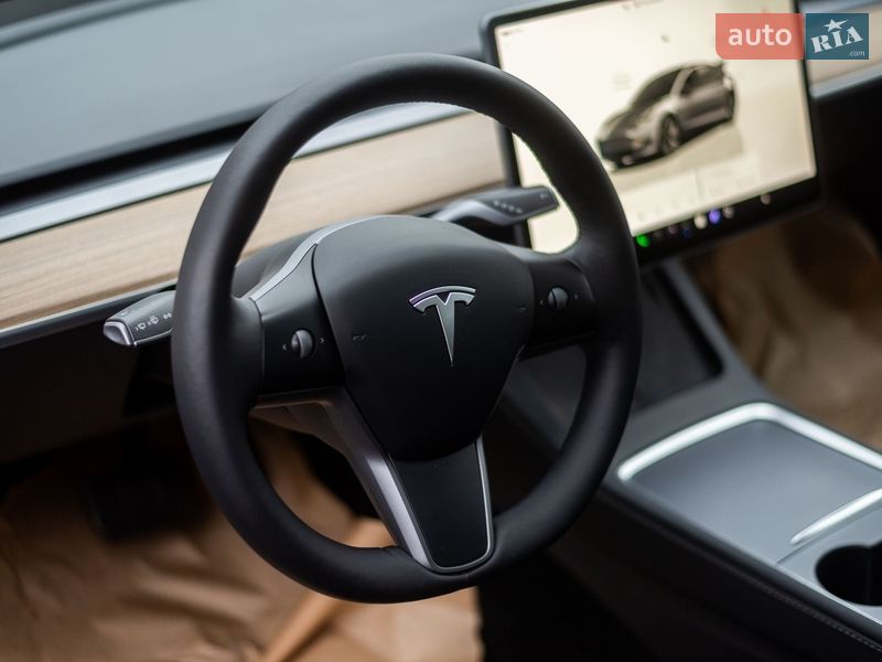Седан Tesla Model 3 2023 в Києві