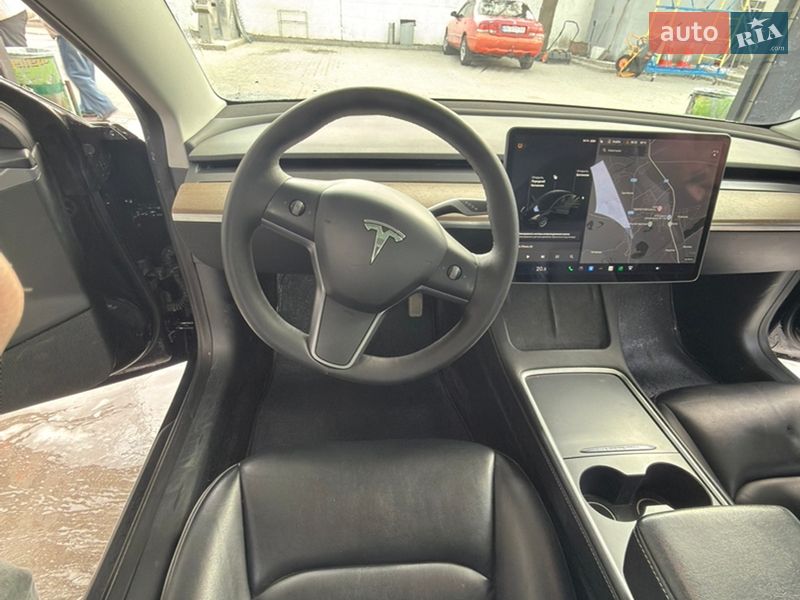 Седан Tesla Model 3 2021 в Здолбунове