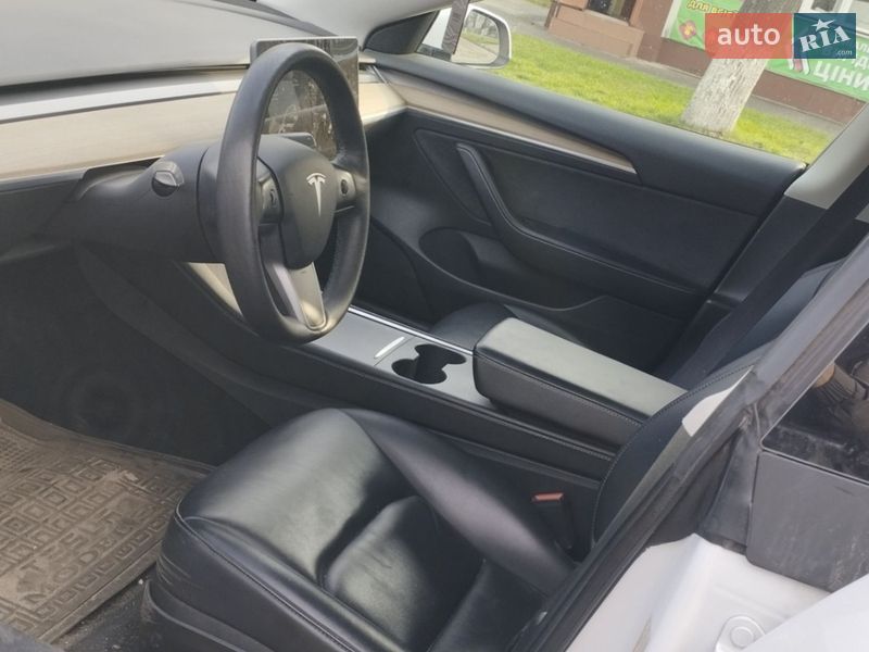 Седан Tesla Model 3 2021 в Ковелі