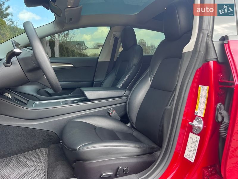Седан Tesla Model 3 2022 в Львові