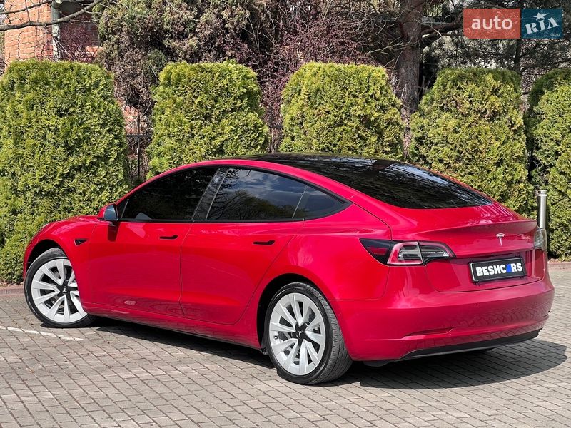 Седан Tesla Model 3 2022 в Львові