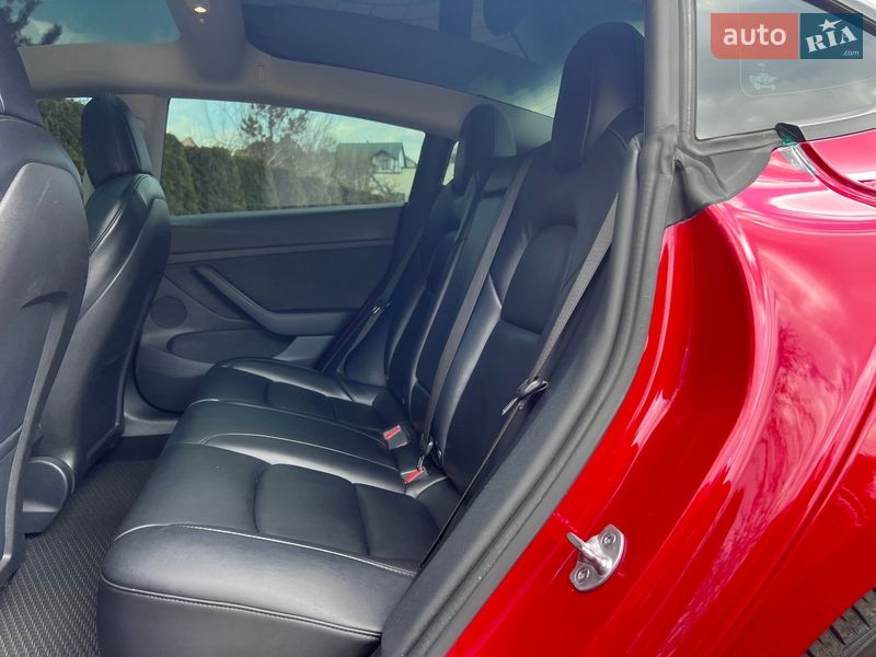 Седан Tesla Model 3 2022 в Львові