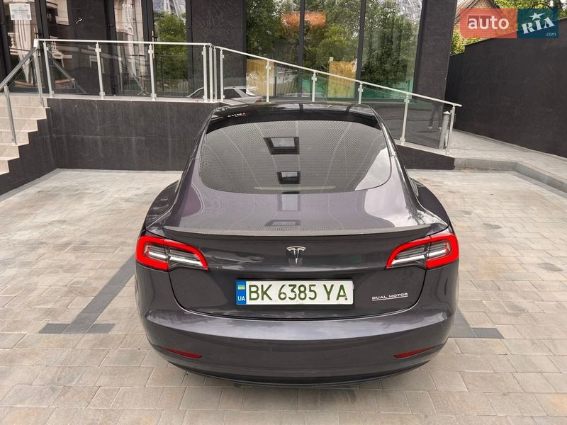 Седан Tesla Model 3 2022 в Києві