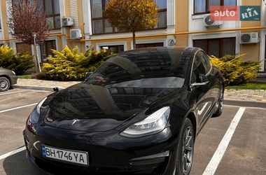 Седан Tesla Model 3 2018 в Одесі