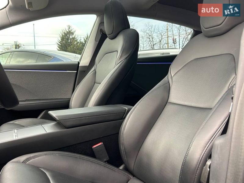 Седан Tesla Model 3 2024 в Полтаве