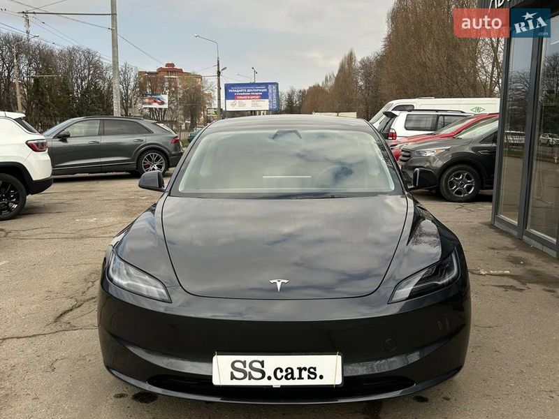 Седан Tesla Model 3 2024 в Полтаве