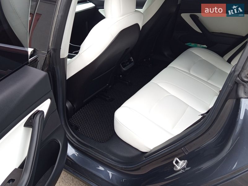 Седан Tesla Model 3 2019 в Белой Церкви