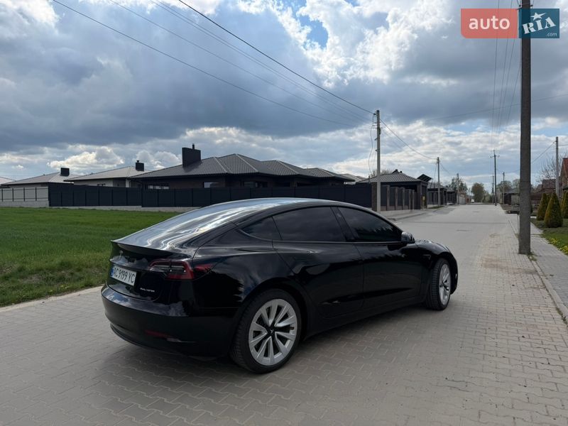Седан Tesla Model 3 2022 в Луцке