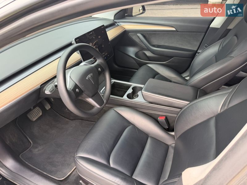 Седан Tesla Model 3 2022 в Луцке
