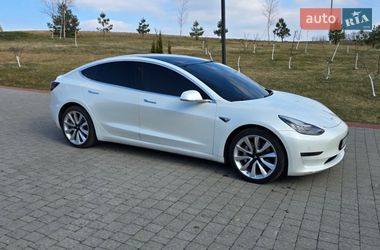 Седан Tesla Model 3 2020 в Львові