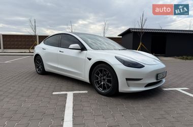 Седан Tesla Model 3 2022 в Киеве