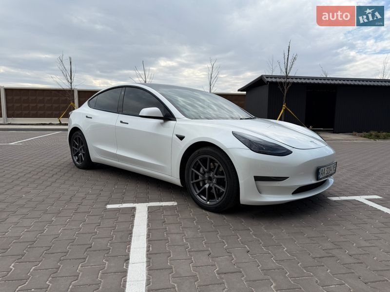 Tesla Model 3 2022