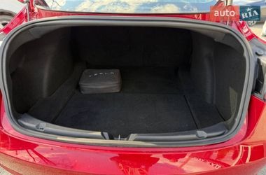 Седан Tesla Model 3 2018 в Львове