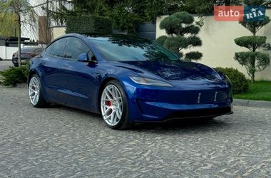 Седан Tesla Model 3 2024 в Львове