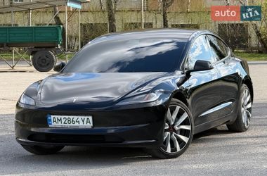 Седан Tesla Model 3 2025 в Звягеле