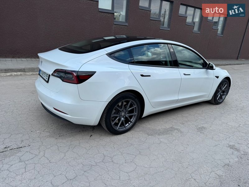 Tesla Model 3 2023