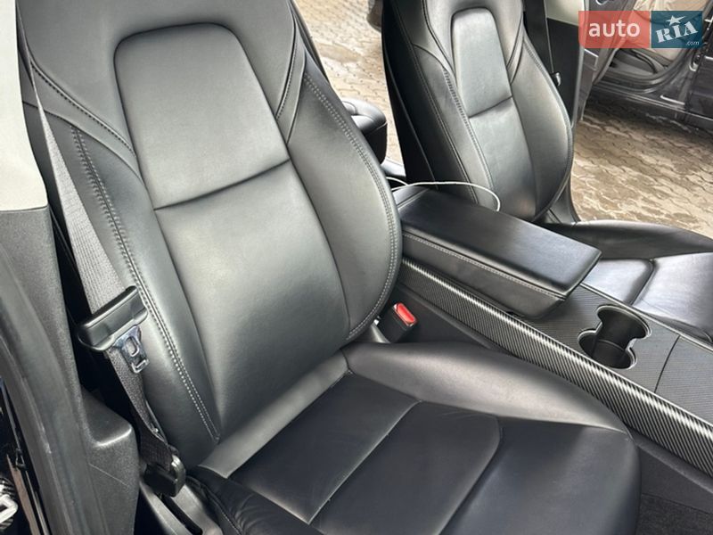 Седан Tesla Model 3 2019 в Луцьку