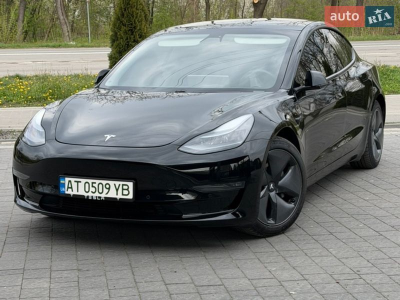 Седан Tesla Model 3 2020 в Ивано-Франковске