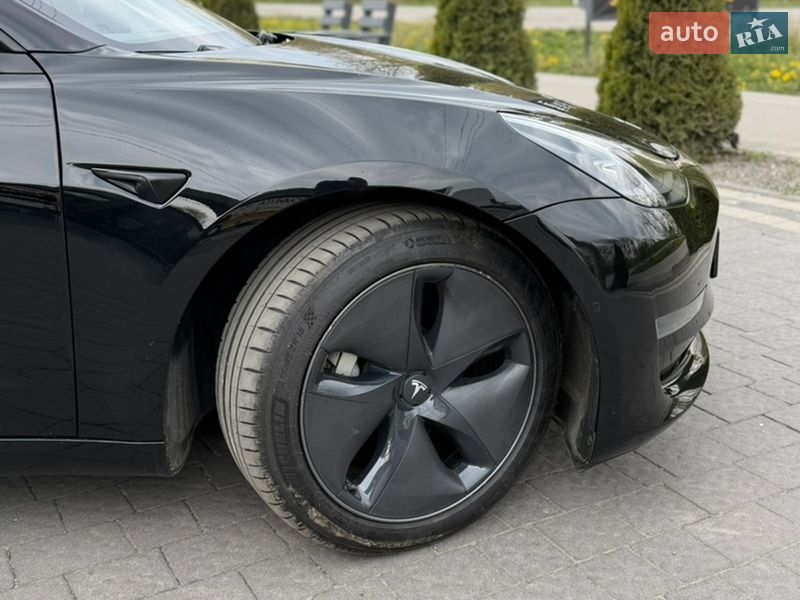 Седан Tesla Model 3 2020 в Ивано-Франковске