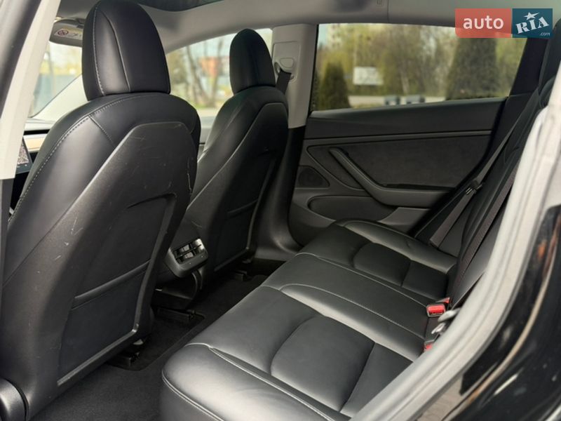 Седан Tesla Model 3 2020 в Ивано-Франковске
