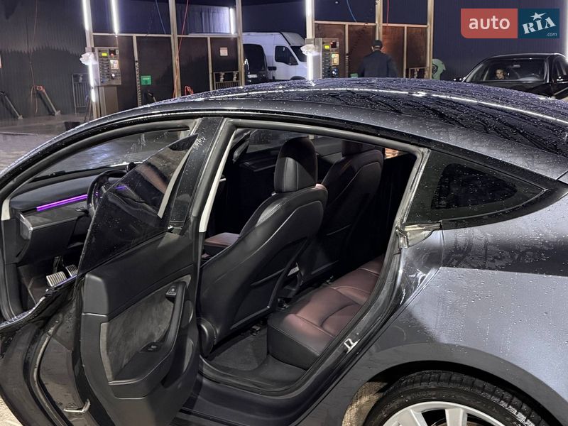 Седан Tesla Model 3 2022 в Львове