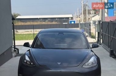 Седан Tesla Model 3 2021 в Львове