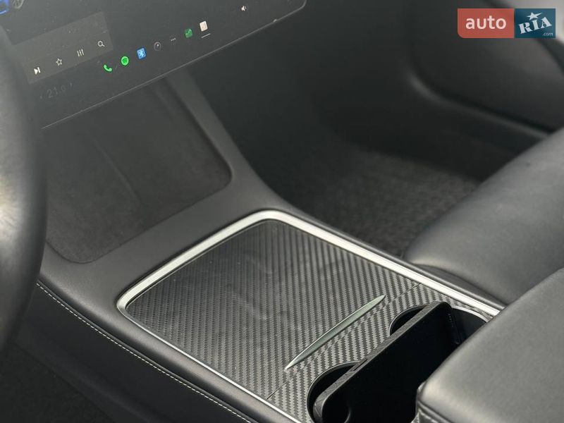 Седан Tesla Model 3 2021 в Львове