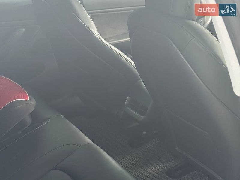 Седан Tesla Model 3 2021 в Львове