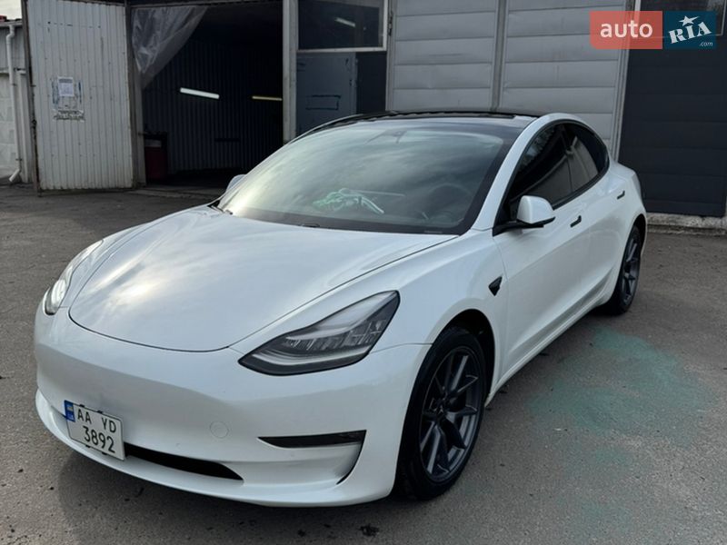 Tesla Model 3 2021