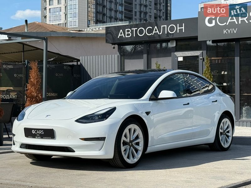 2022 Tesla Model 3, VIN 5YJ3E1EB8NF233891:plate — фото 1 (autoria)