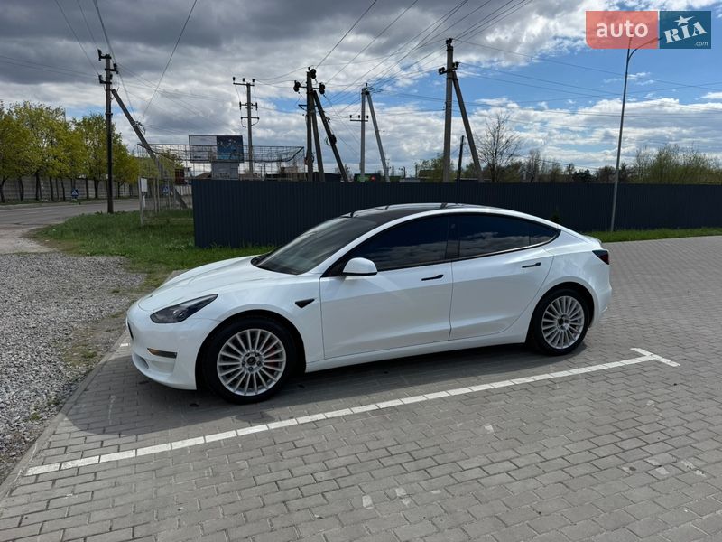 Tesla Model 3 2023