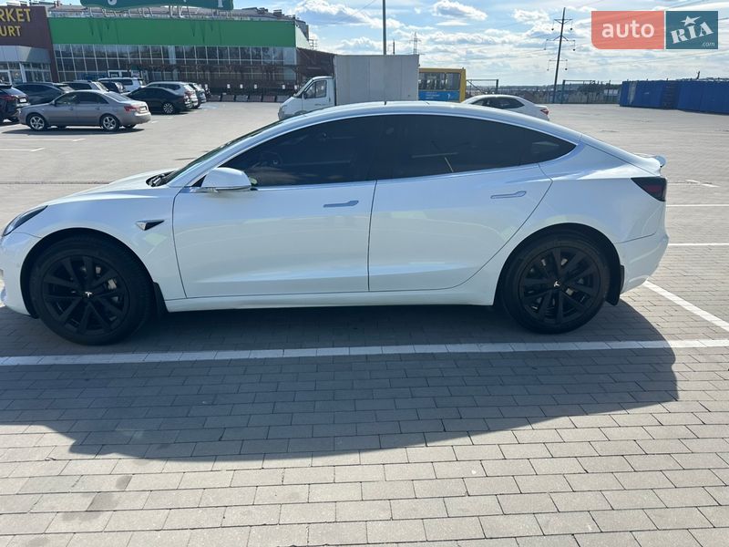 Седан Tesla Model 3 2019 в Вінниці