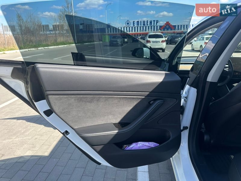 Седан Tesla Model 3 2019 в Вінниці