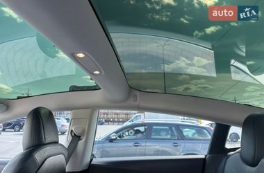 Седан Tesla Model 3 2019 в Вінниці