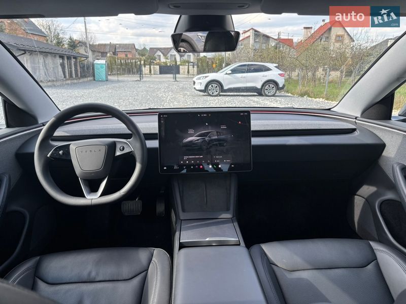 Седан Tesla Model 3 2024 в Львове