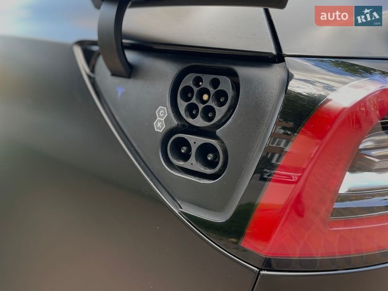 Седан Tesla Model 3 2022 в Киеве