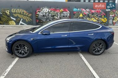 Седан Tesla Model 3 2020 в Киеве