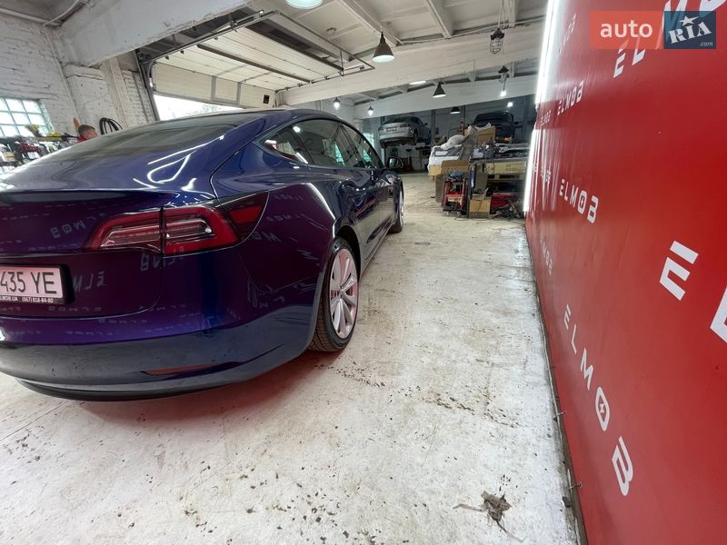 Седан Tesla Model 3 2022 в Києві