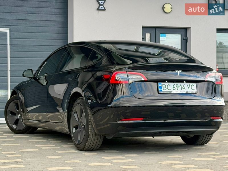 Седан Tesla Model 3 2023 в Дрогобыче