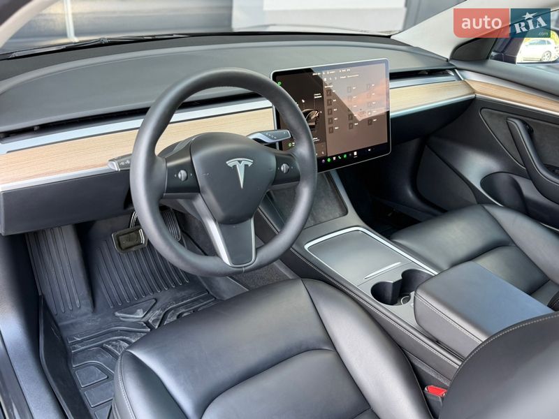 Седан Tesla Model 3 2023 в Дрогобыче