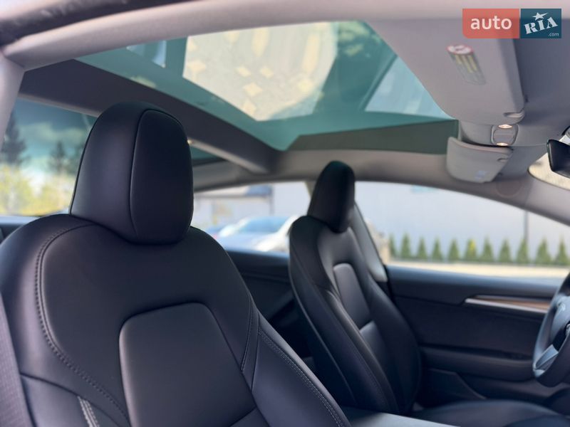 Седан Tesla Model 3 2023 в Дрогобыче