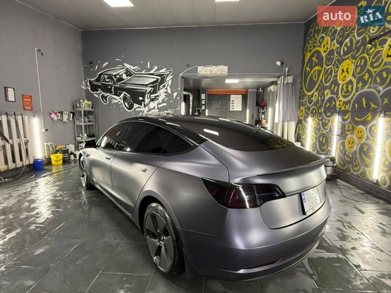 Седан Tesla Model 3 2023 в Миколаєві