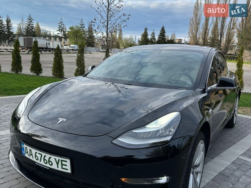 Седан Tesla Model 3 2019 в Києві