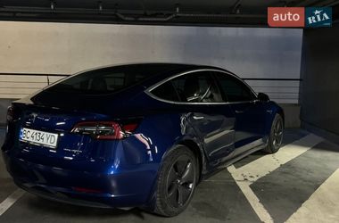 Седан Tesla Model 3 2018 в Львові