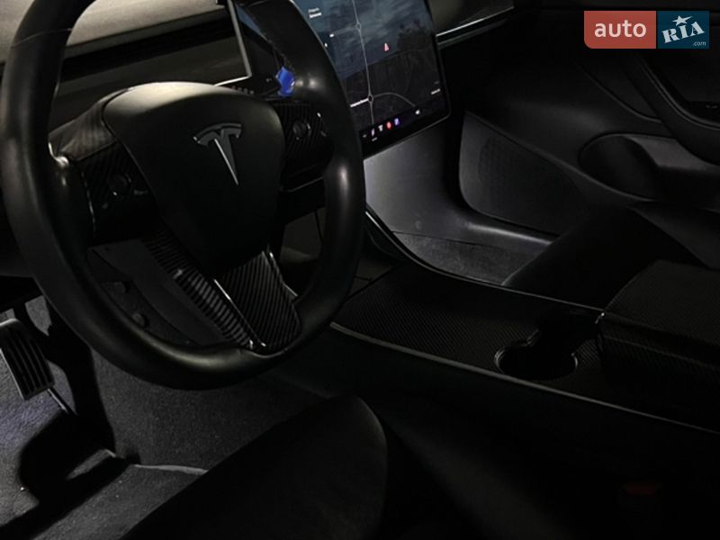 Седан Tesla Model 3 2018 в Львові