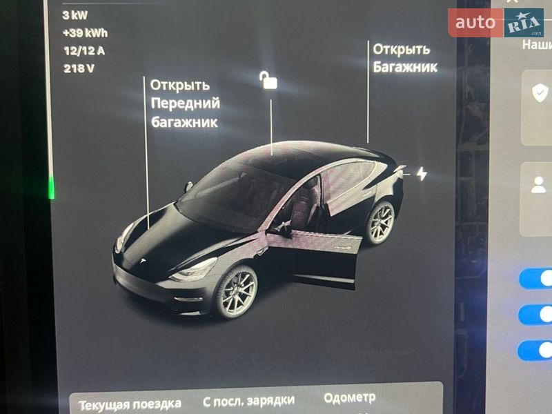 Седан Tesla Model 3 2018 в Дніпрі